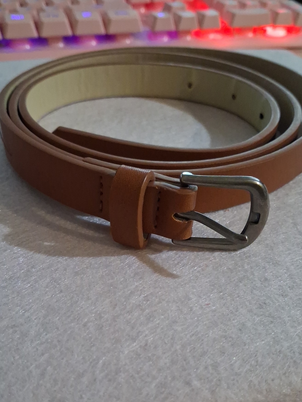 Classic Tan Women's Leather Belt - Sleek Metal Buckle